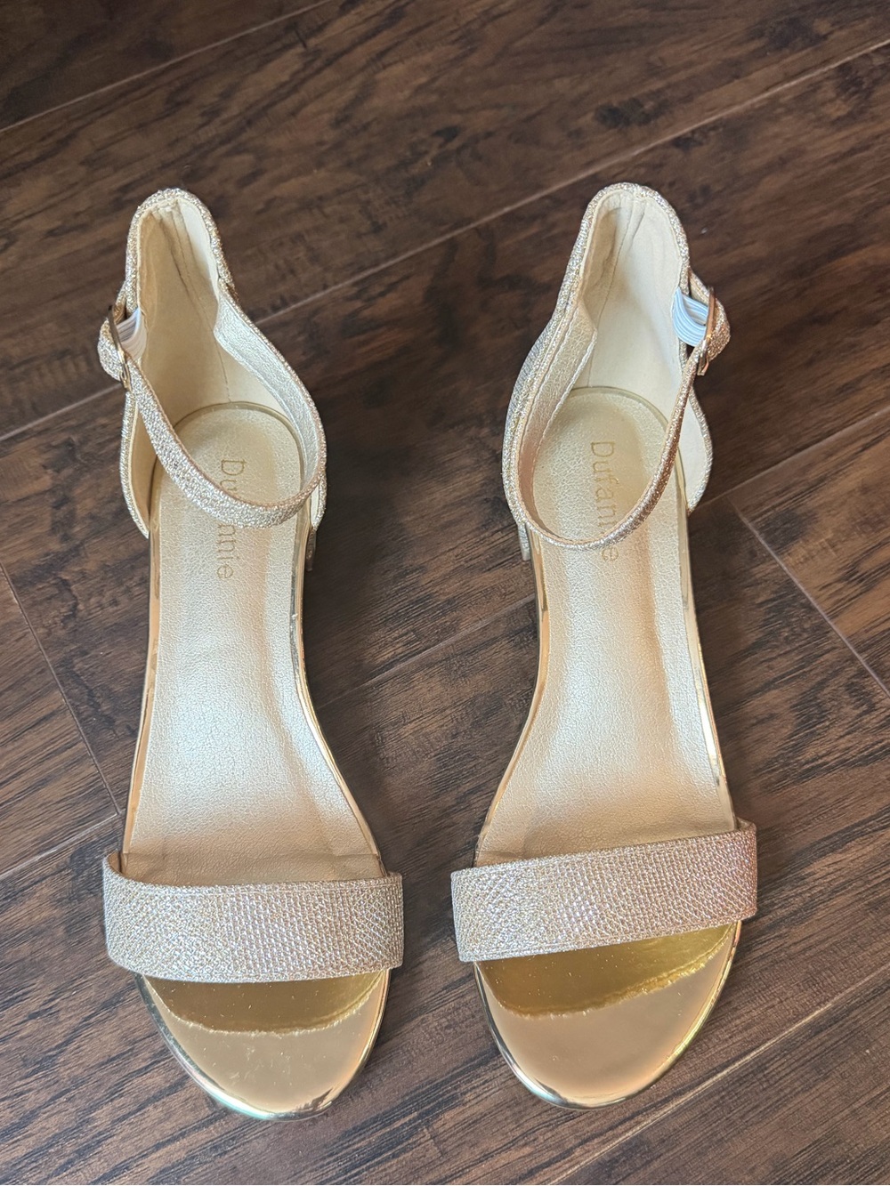 Heel sandals for girls